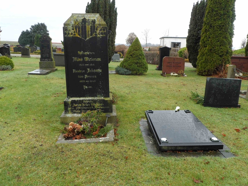 Grave number: 2 01   952