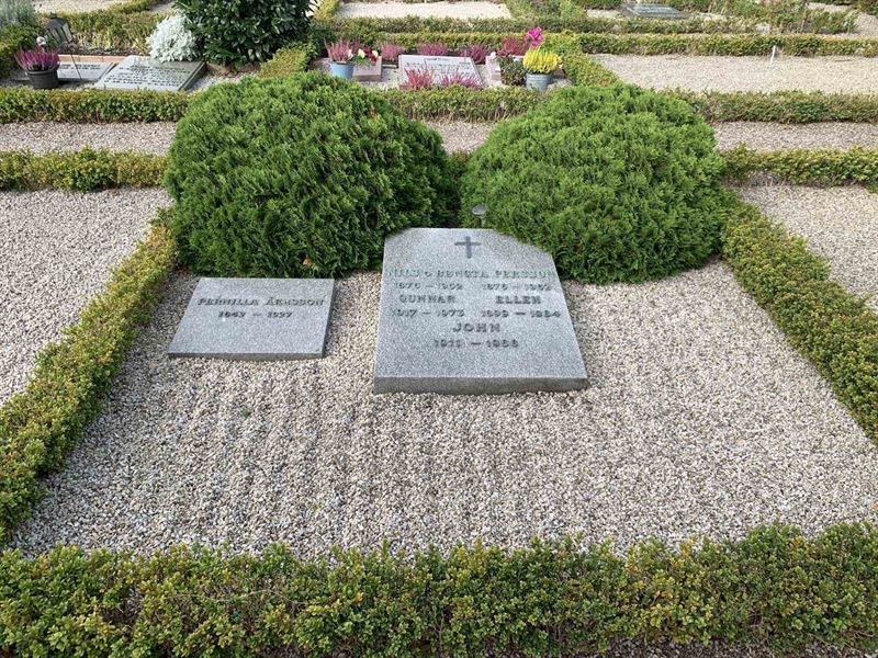 Grave number: NK G 61-62