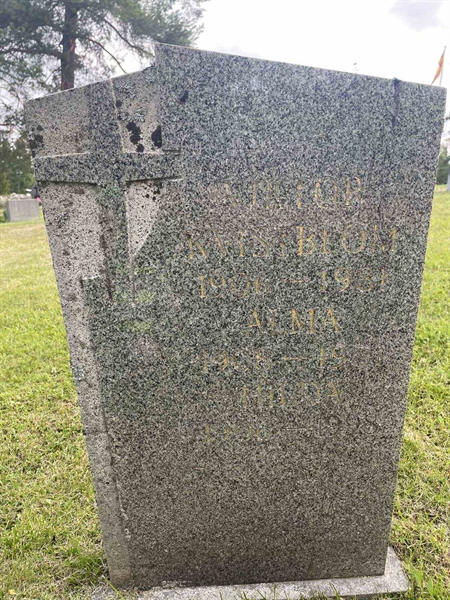 Grave number: 001 1   151