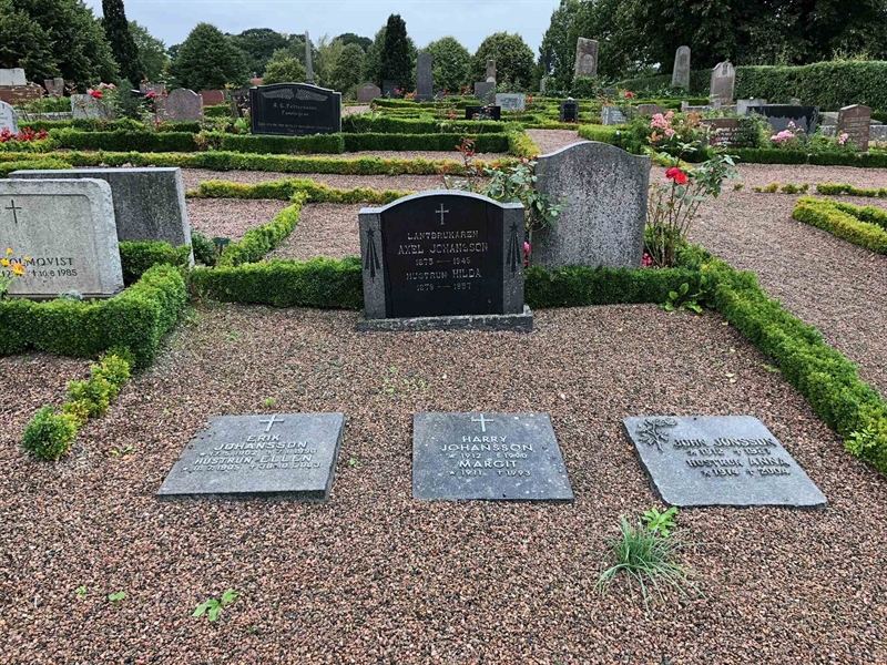 Grave number: Kå 26    21, 22