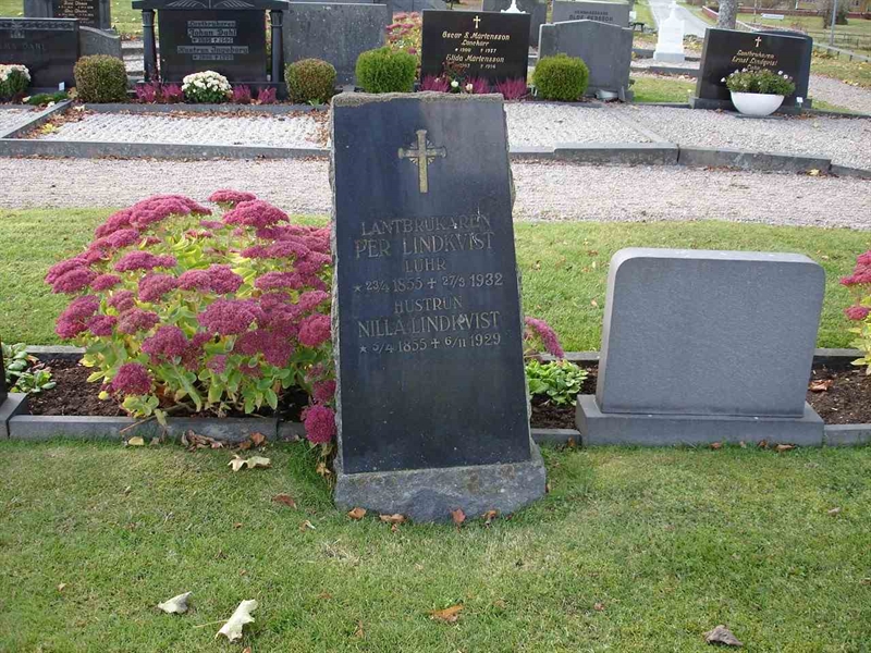 Grave number: FG F    19, 20