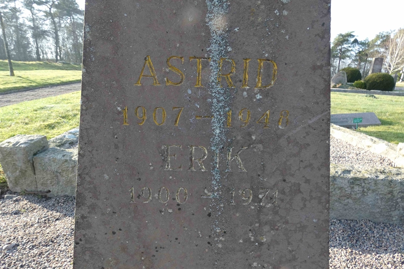 Grave number: EL 1   246