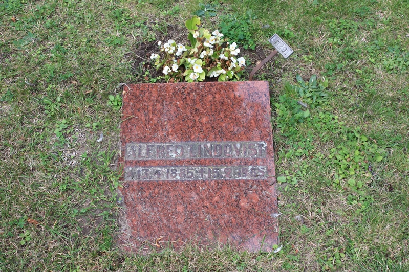 Grave number: Ö U05    67