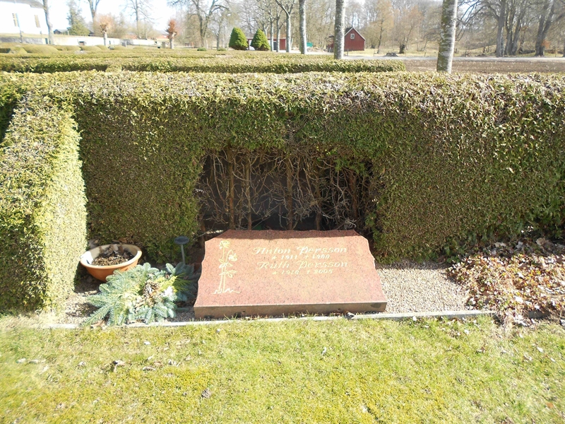 Grave number: V 32   181