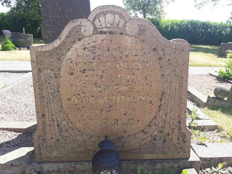 Grave number: TÖ 5   328