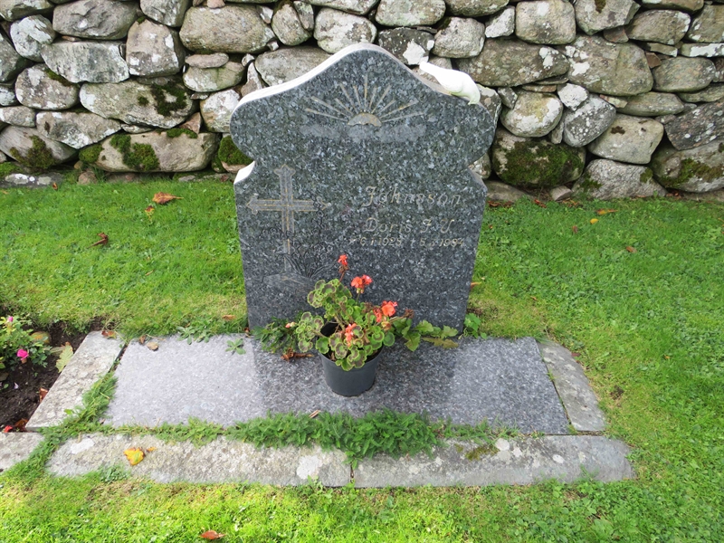 Grave number: 1 08   11