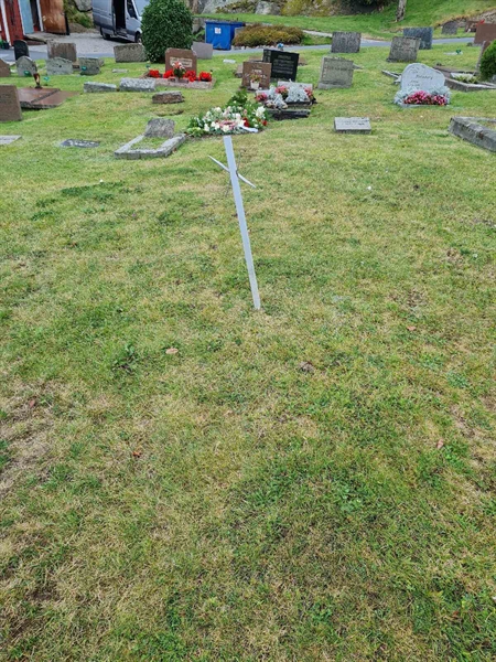 Grave number: F 02   360