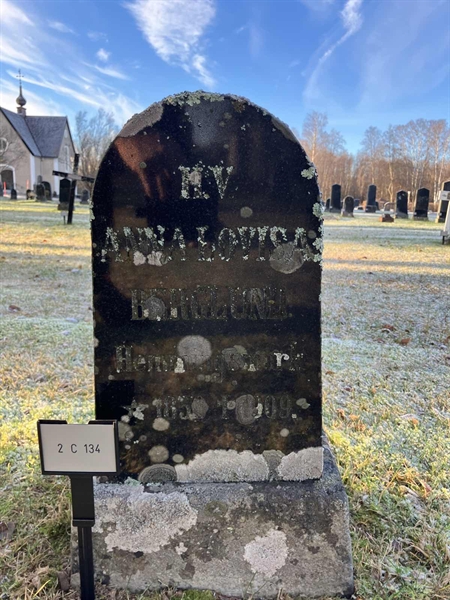 Hautatunnus: 2 C   134