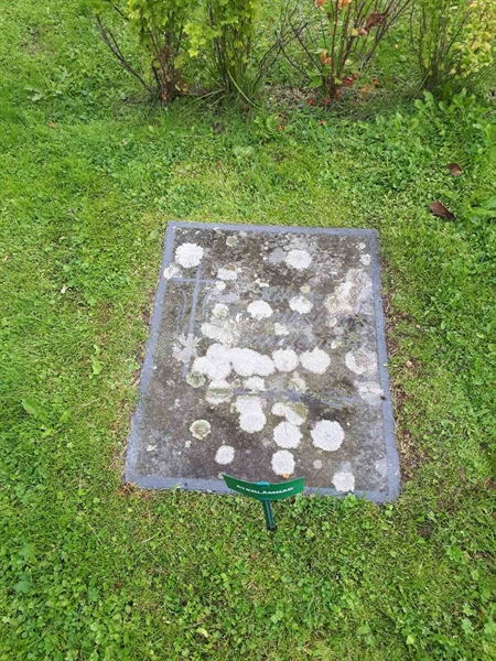 Grave number: NK F G    69