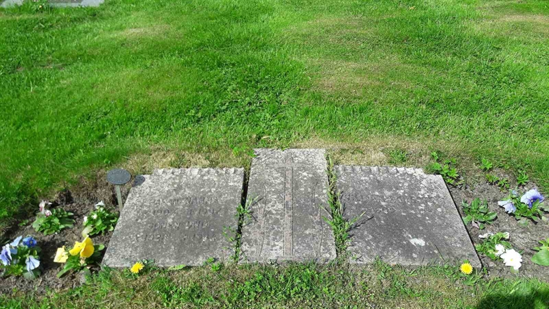 Grave number: FÄ 026    50-51