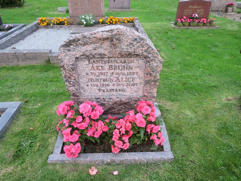 Grave number: 1 06  195