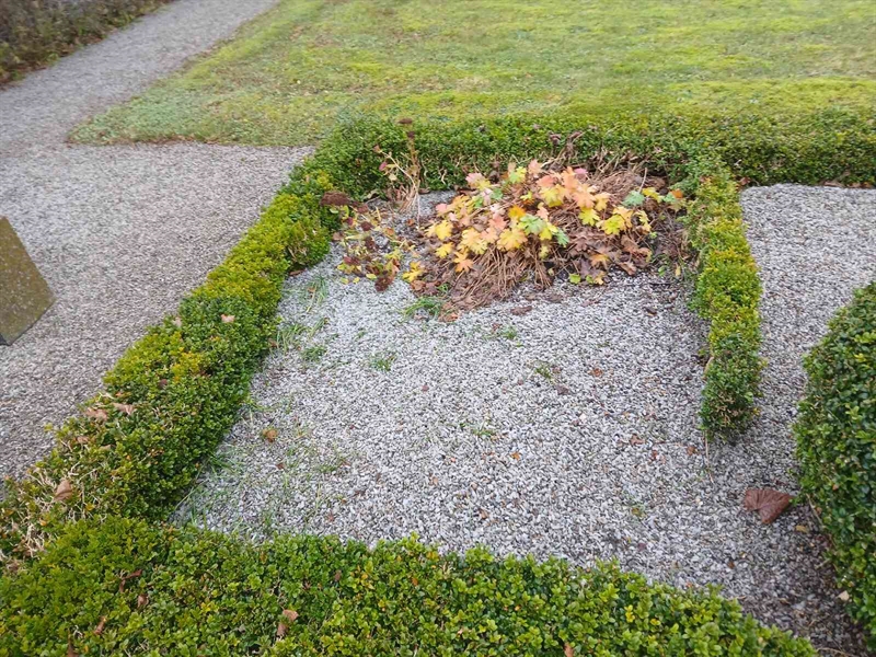 Grave number: FE B    10