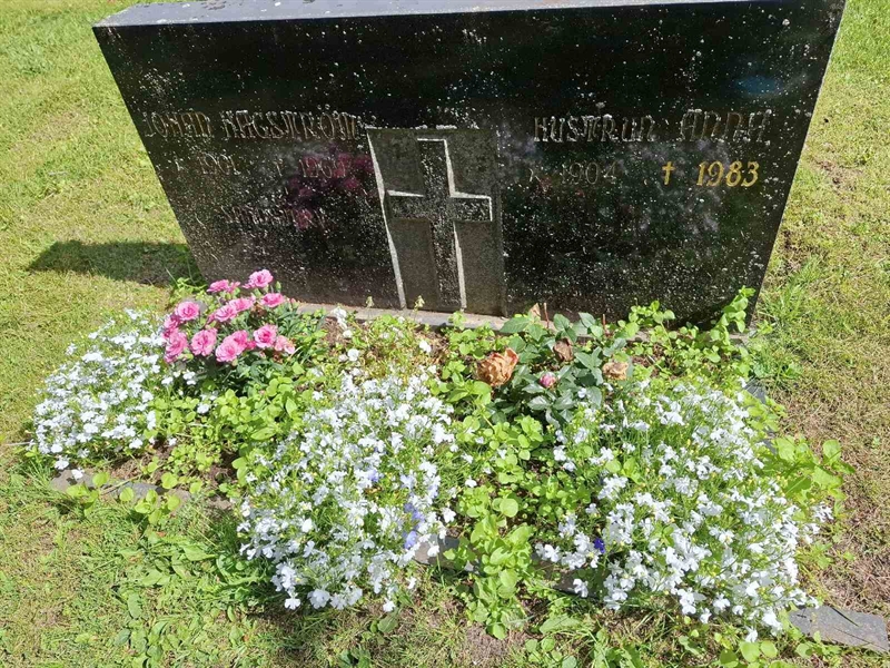 Grave number: 001 2   634
