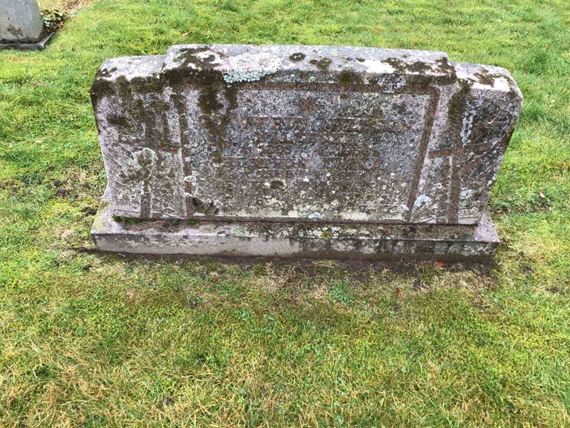 Grave number: 40 B   134-136