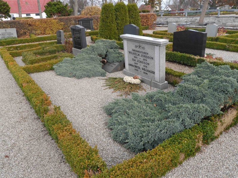 Grave number: ÖTN NMK1    37, 38, 39
