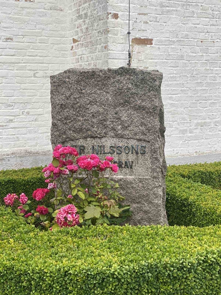 Grave number: ÖN H     2