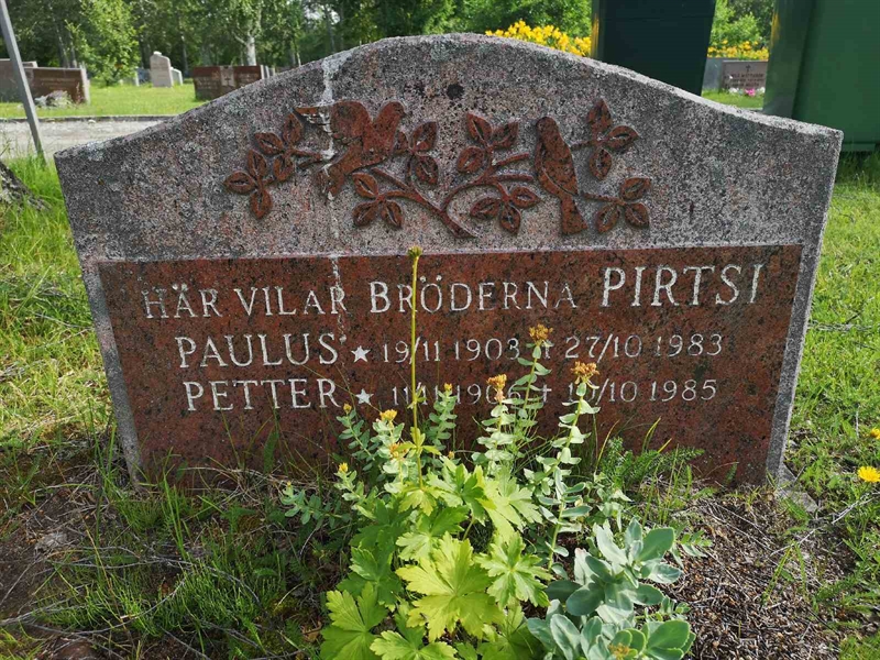 Grave number: NK 07     3