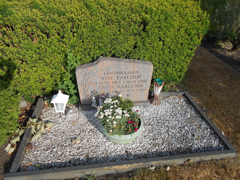 Grave number: HK G    26