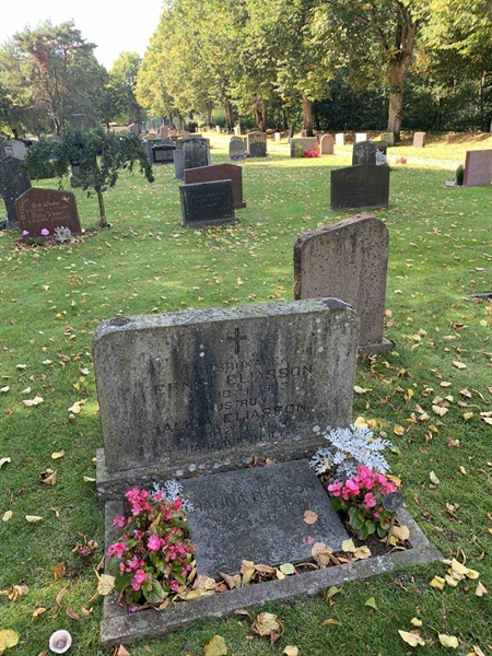 Grave number: NK B    90, 91