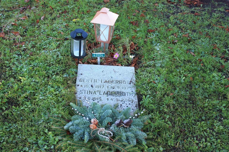 Grave number: Ö U09   104