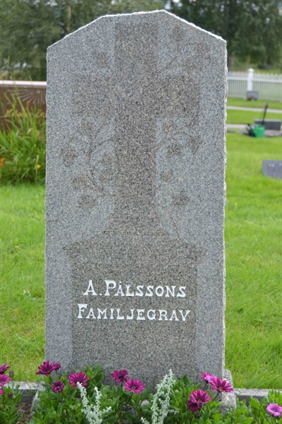 Grave number: 11 1   105-107