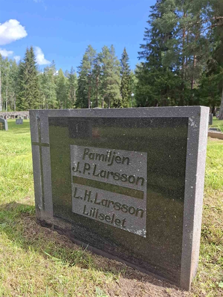Grave number: 001 2   520