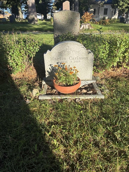 Grave number: 2 11    37