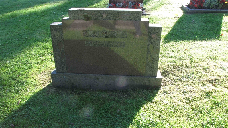 Grave number: HG MÅSEN   575, 576