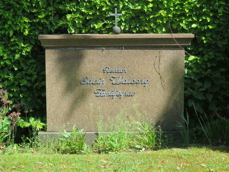 Grave number: HÖB 32     5