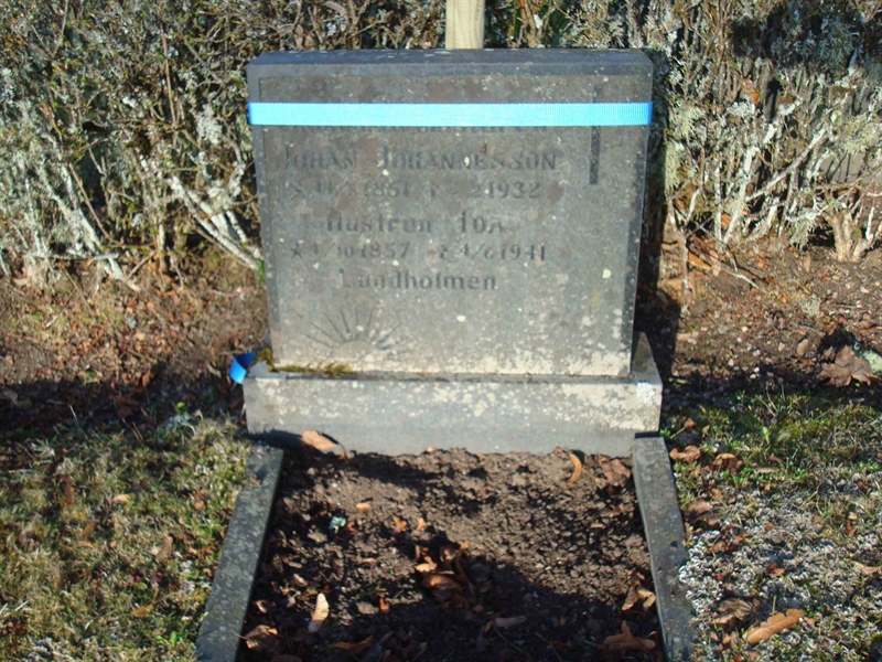 Grave number: KU 05   259, 260