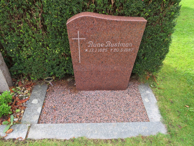 Grave number: 1 07   47