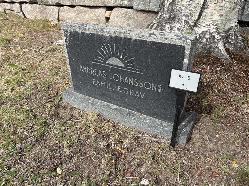 Grave number: 003 B     4