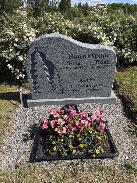 Grave number: 4 G GK   127-128