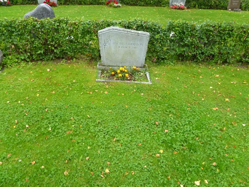 Grave number: ROG H  271, 272