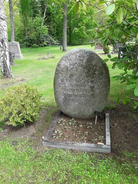 Grave number: SB 06     5