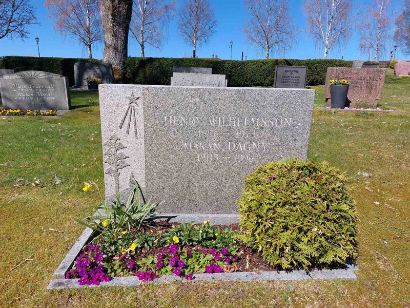 Grave number: HV 33    4, 5