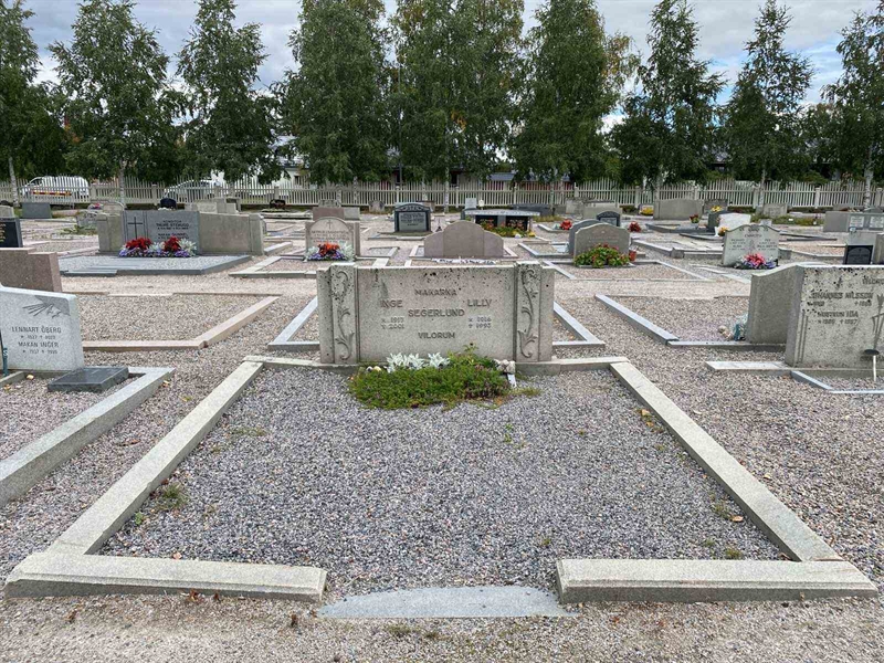 Grave number: 2 07   142