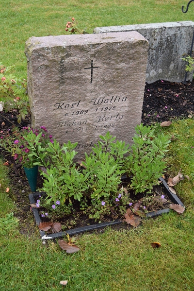 Grave number: 01 19    75-76