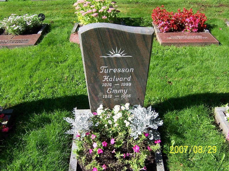 Grave number: 1 3 U1   136