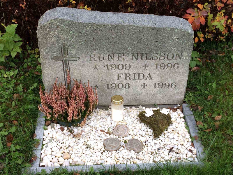 Grave number: 3 1572