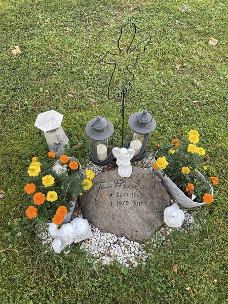 Grave number: 1 KV12   163