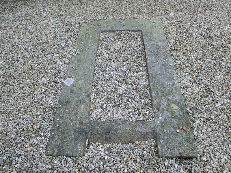 Grave number: KÄ D 191-194