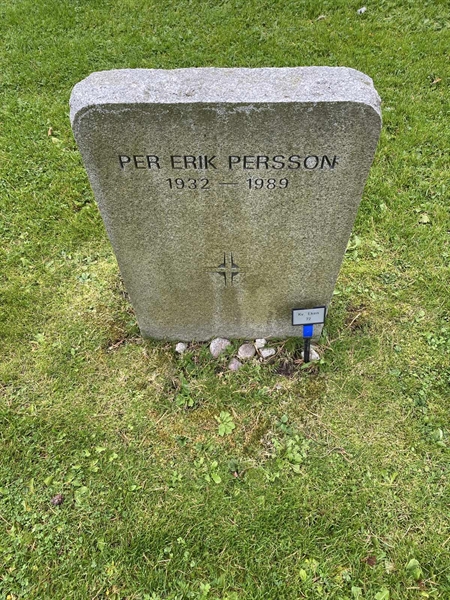 Hautatunnus: 2 E    72