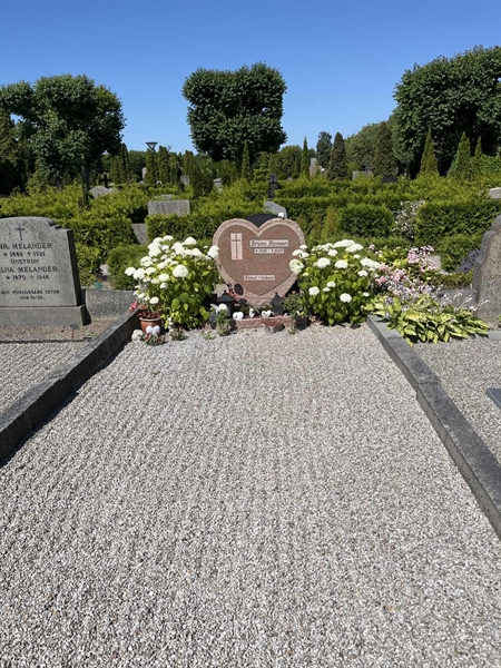 Grave number: NK V    84