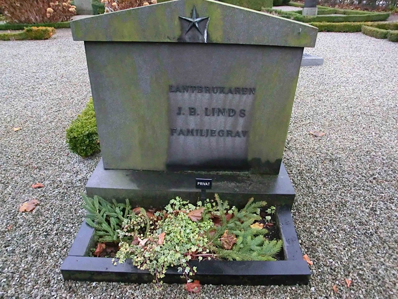 Grave number: ÖT VÄST    110