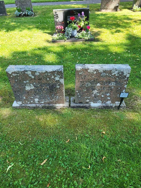 Grave number: Jä 06   222-223