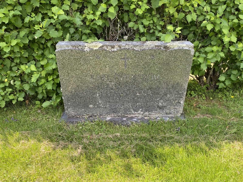 Grave number: 8 1 03   171b-172b