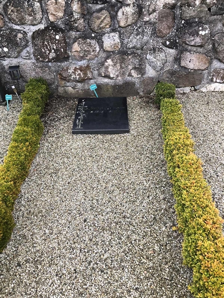 Grave number: FR 13     9