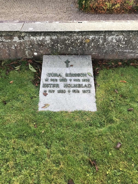 Grave number: LM 1 09  011