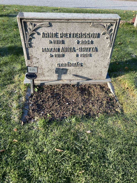 Grave number: 1 NB    35